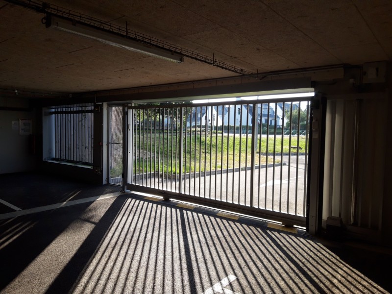 Un portail de garage coulissant pour une résidence collective